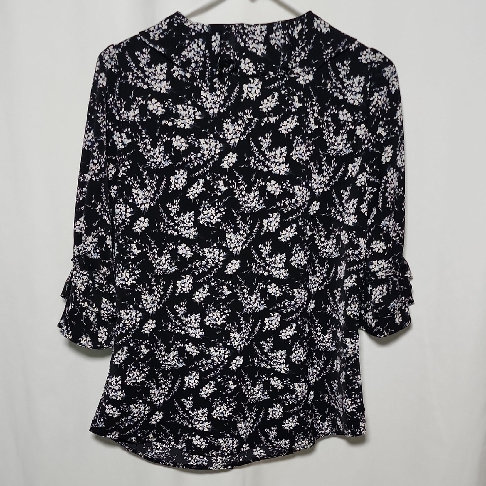 Allegra K Women's Elegant Black and White Patterned Blouse - Picture 4 of 7